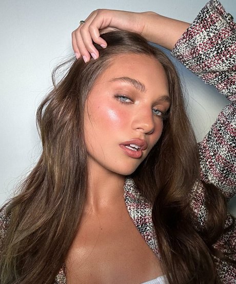 Maddie Ziegler model pics