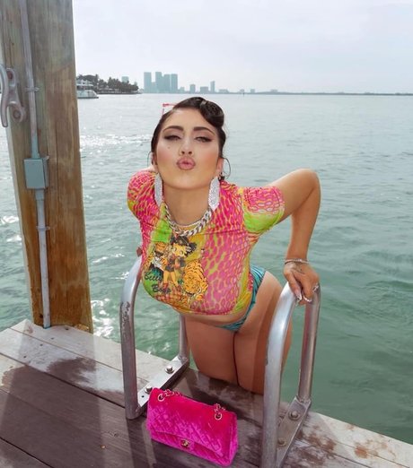 Kali Uchis nude star pictures