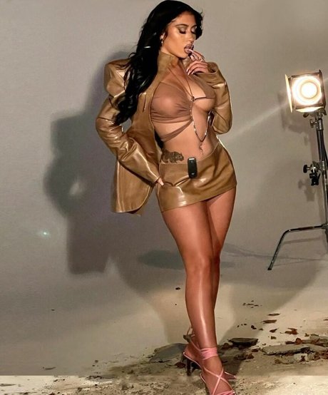 Kali Uchis exclusive pornstar img