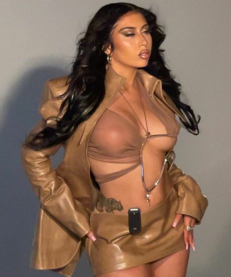 Kali Uchis erotic actress photo