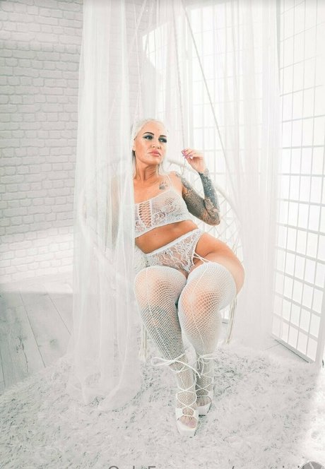 mo vivike model porn pictures