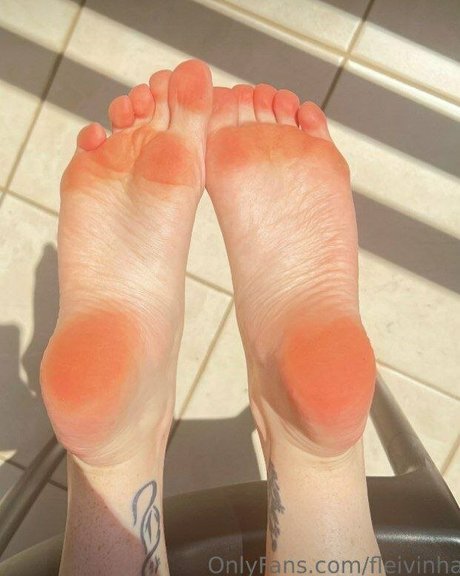 Flavia Sayuri sexy star gallery