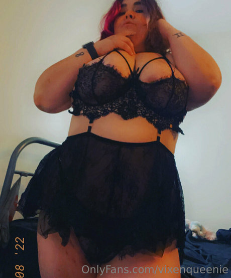 vixenqueenie xxx pornstar image