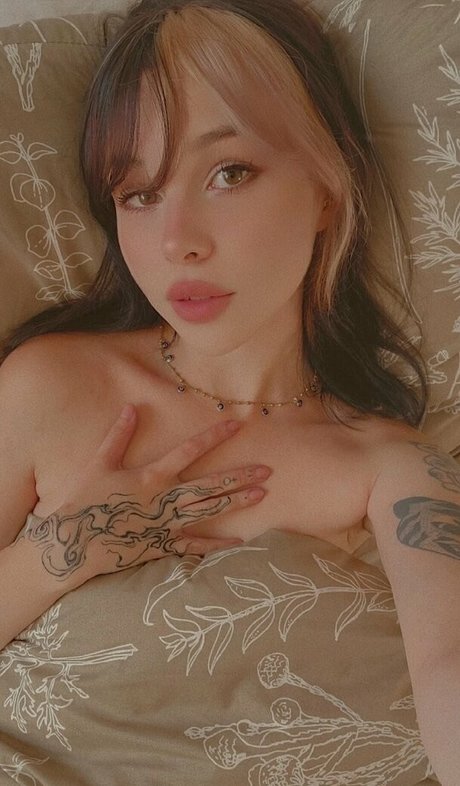 gwenhoney nude model gallery