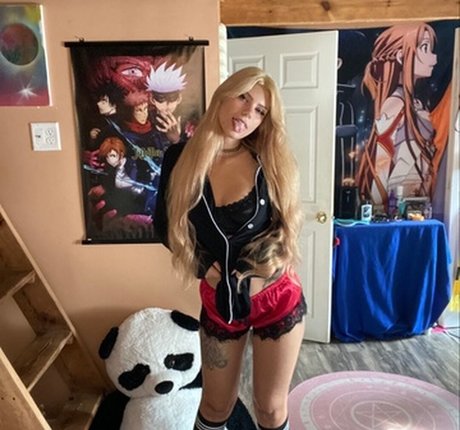 blonde cougar onlyfans nudes image