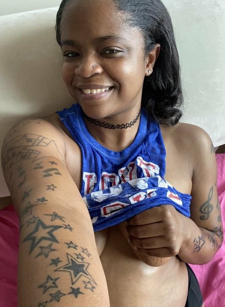 yummybrownfox sex actress image