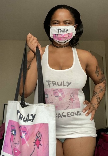 yummybrownfox model adult archive