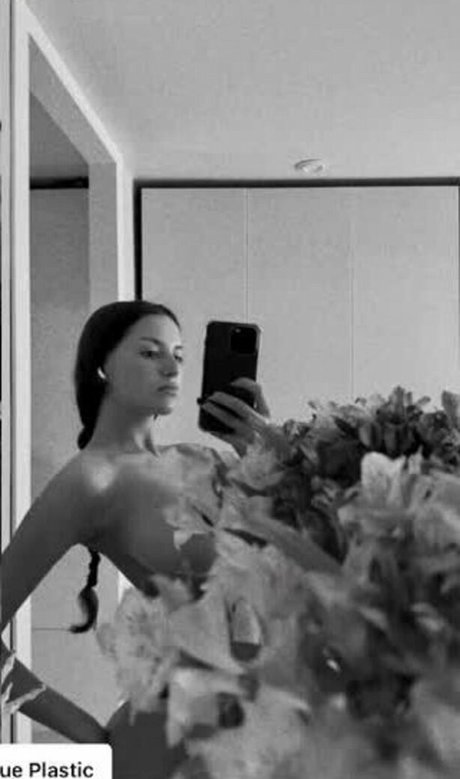 Rita Flores erotic model pics