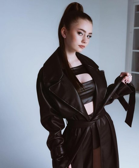 hdsonki naked model pic