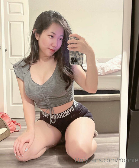 yooniefree exclusive model photo