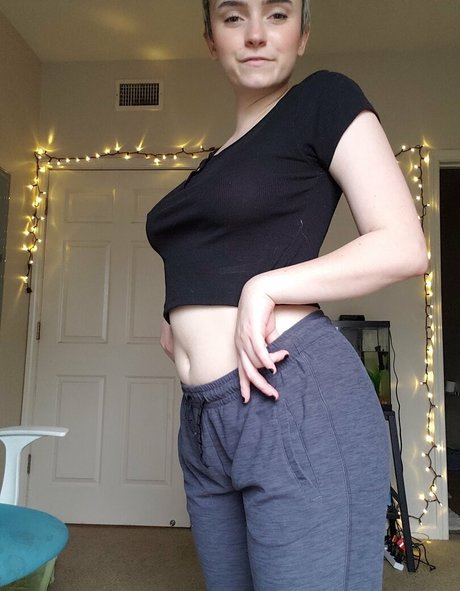 lucylawrence model art pic