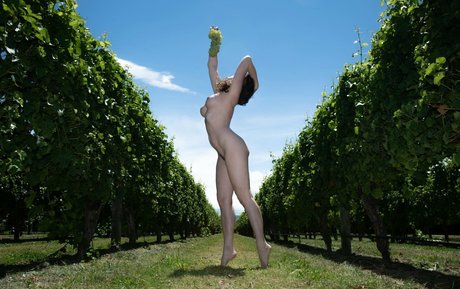 poseurs hot model image