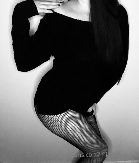 misskittienoir model art image