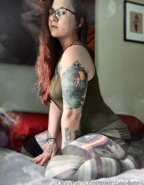 ember fyres model perfect pic