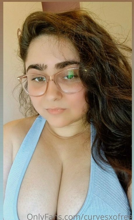 curvesxofree pretty star photos