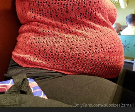 twosizes2small pornographic model picture