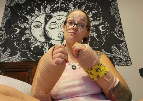 laniebfree pretty model photos