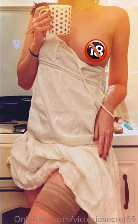 victoriasecret69 top model image