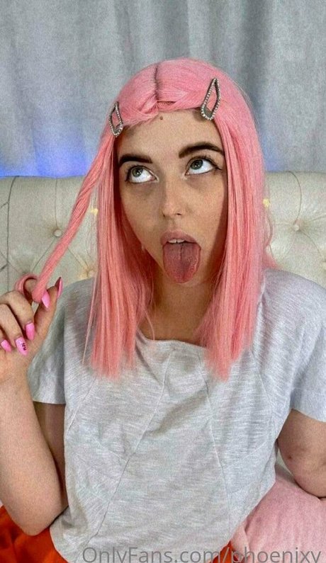 phoenixy model hot pics