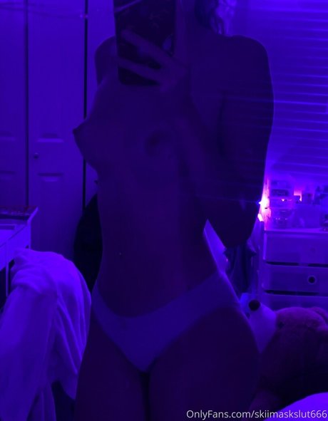 skiimaskslut666 model nudes images