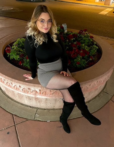 xxxsabrinamay naked model picture