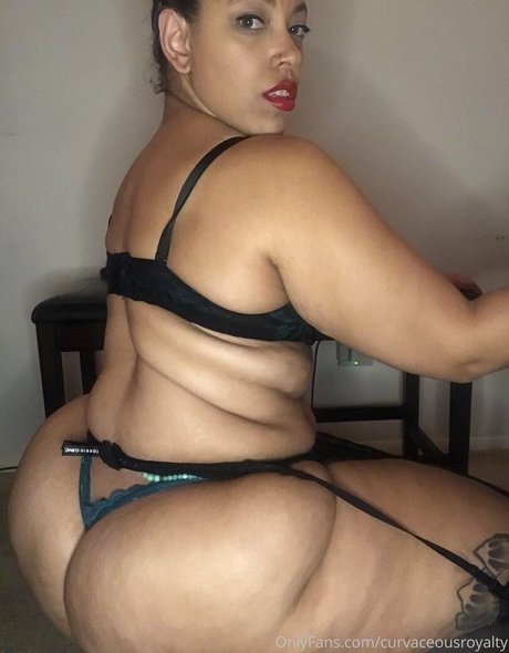 curvaceousroyalty hot pornstar image