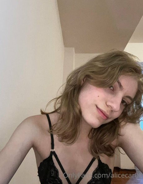 alicecar08 star photo