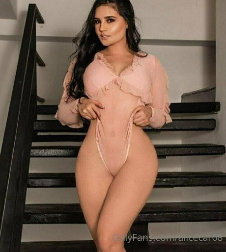 alicecar08 porn model pic