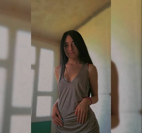 alymaria18 model pic