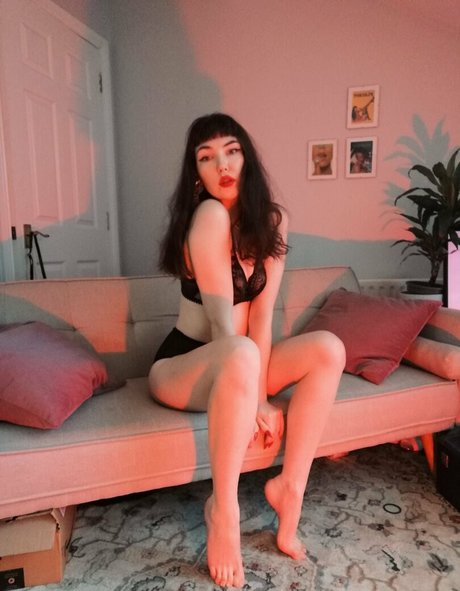 dinkydemure model perfect photo