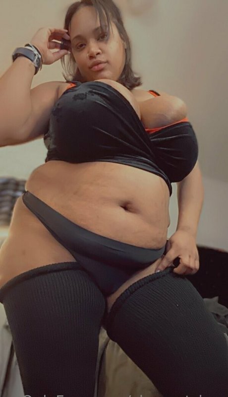 chyynotshyy xxx model image