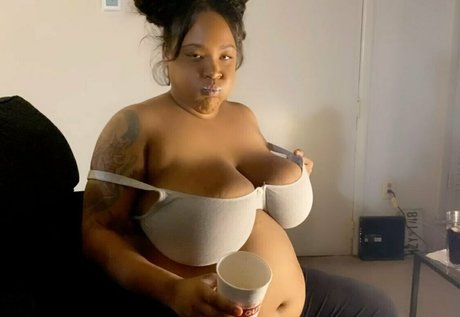 chyynotshyy star sexy image