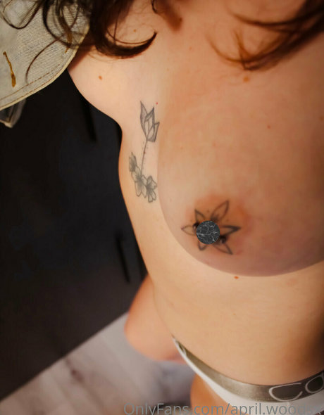 april woodsx exclusive star pic