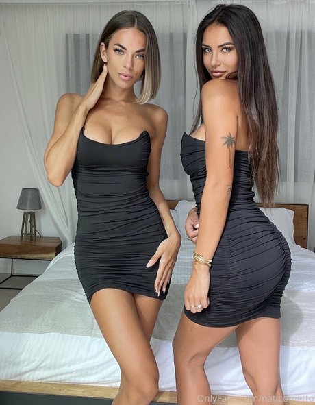 naticometto naked model pic