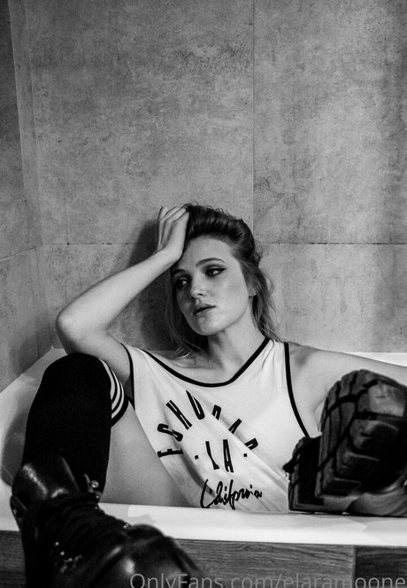 elaramoone star sex photo