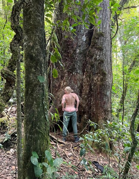 adventuresofawildthing model nude pic