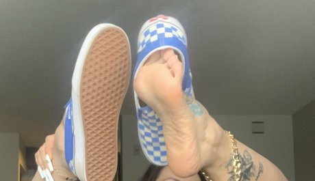 servingfet nude model pictures