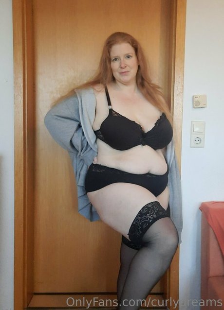curlydreams exclusive pornstar pic