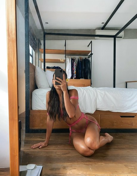 davinaseductive nude actress galleries