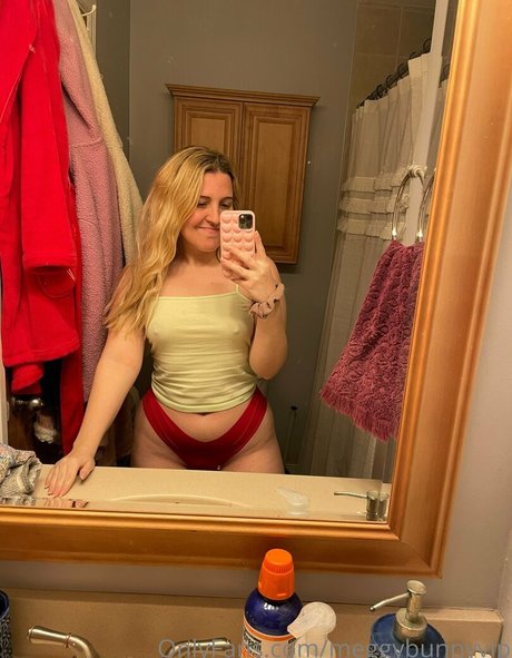 meggybunnyvip sexy pornstar photo