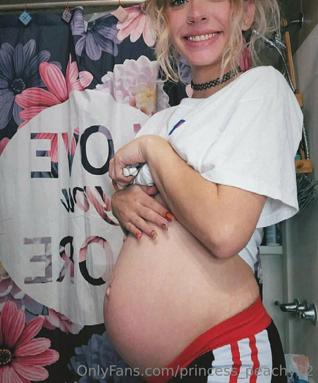 princess peachy22 model beautiful picture