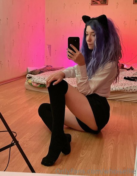 whoisellie model nudes pictures