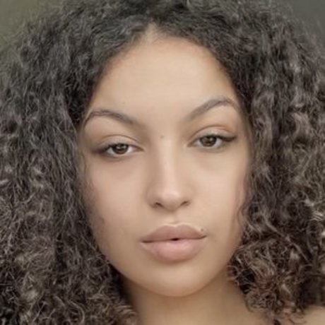 baileyss pornographic model pic