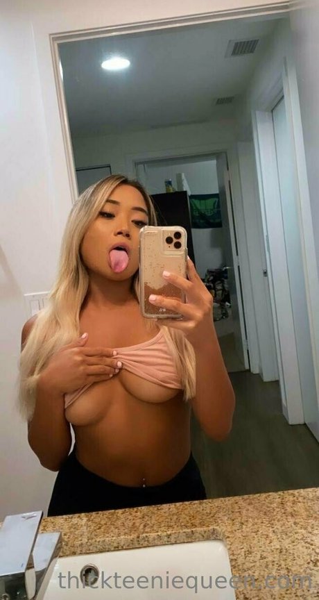 crypto baddie star top picture