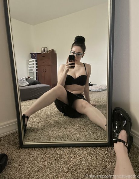 ghostlygothx naked pornstar pic