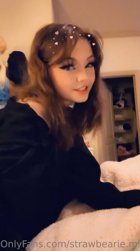 strawbearie milk nude star photos