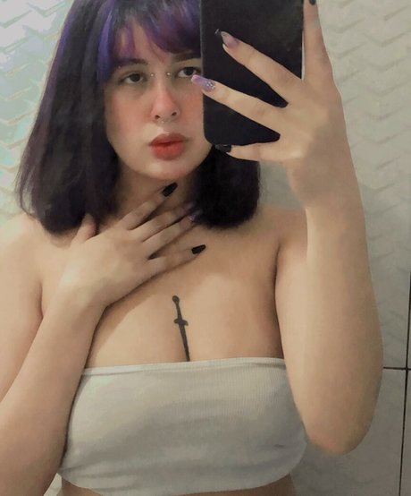 tori vicks pretty model pic