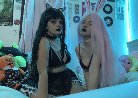 veeginas best model image