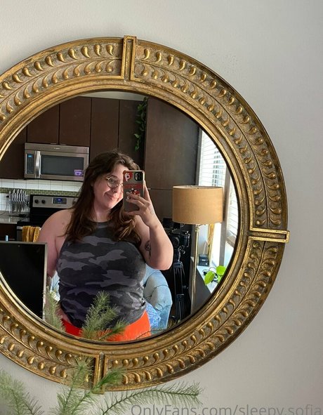 sleepy sofia model art image