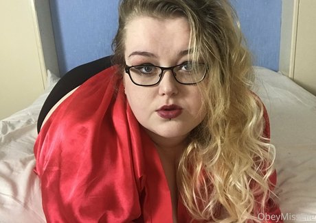 obeymisselle adult actress picture